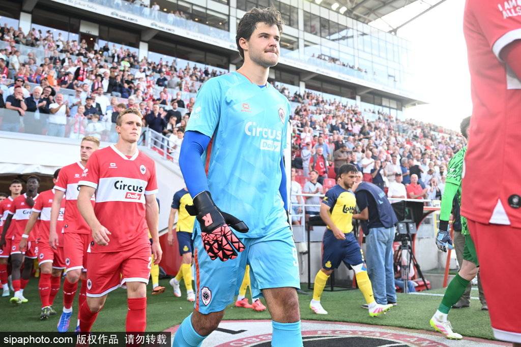 巴黎在新赛, 未来与巴黎, 未来变得扑 巴黎在新赛, 未来与巴黎, 未来变得扑